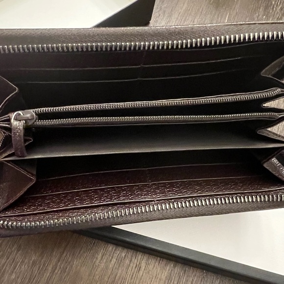 Authentic GG Gucci long zipper wallet with box and dusty! - Picture 8 of 12